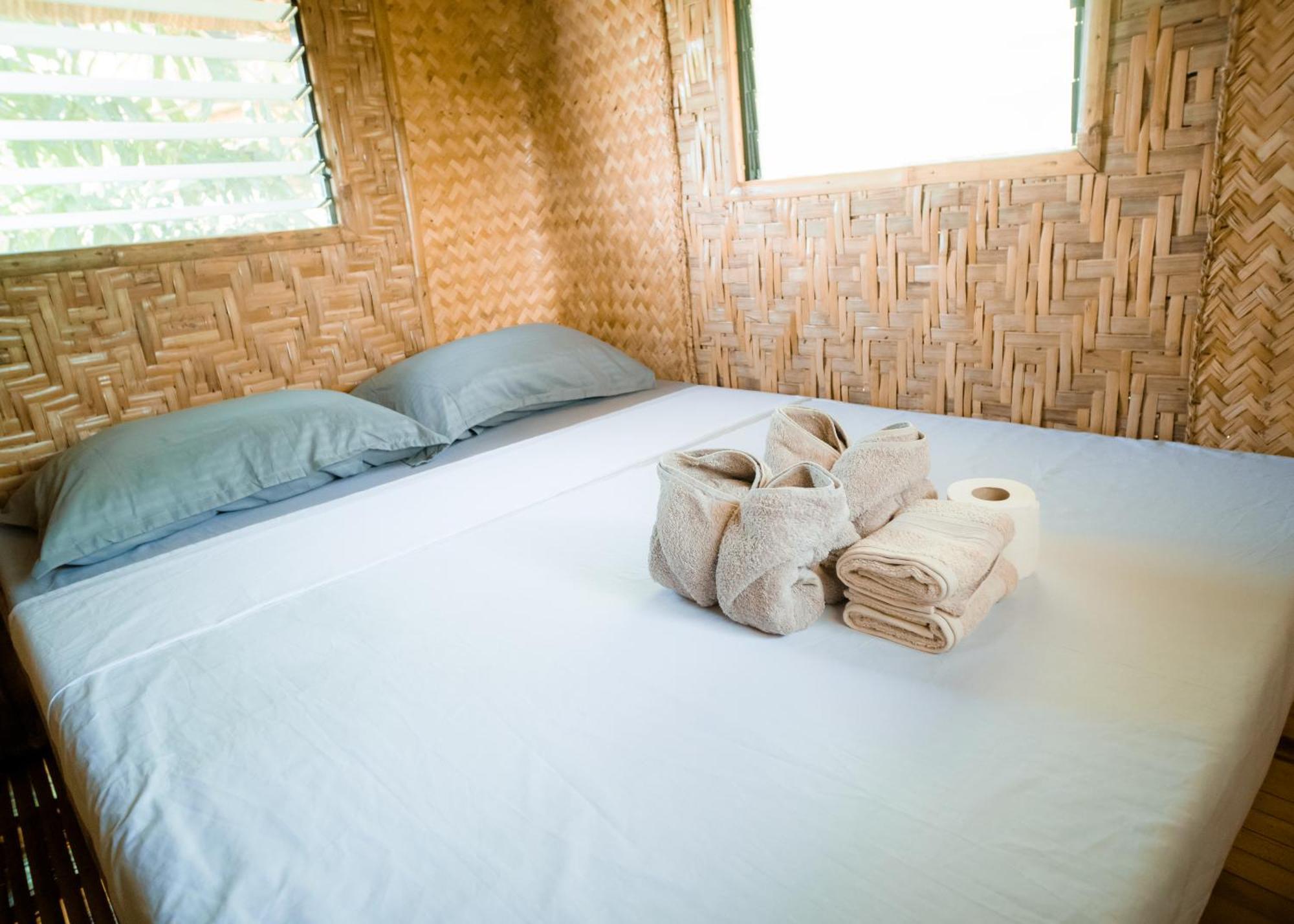 Ocean Green Eco Lodge Puerto Princesa Buitenkant foto