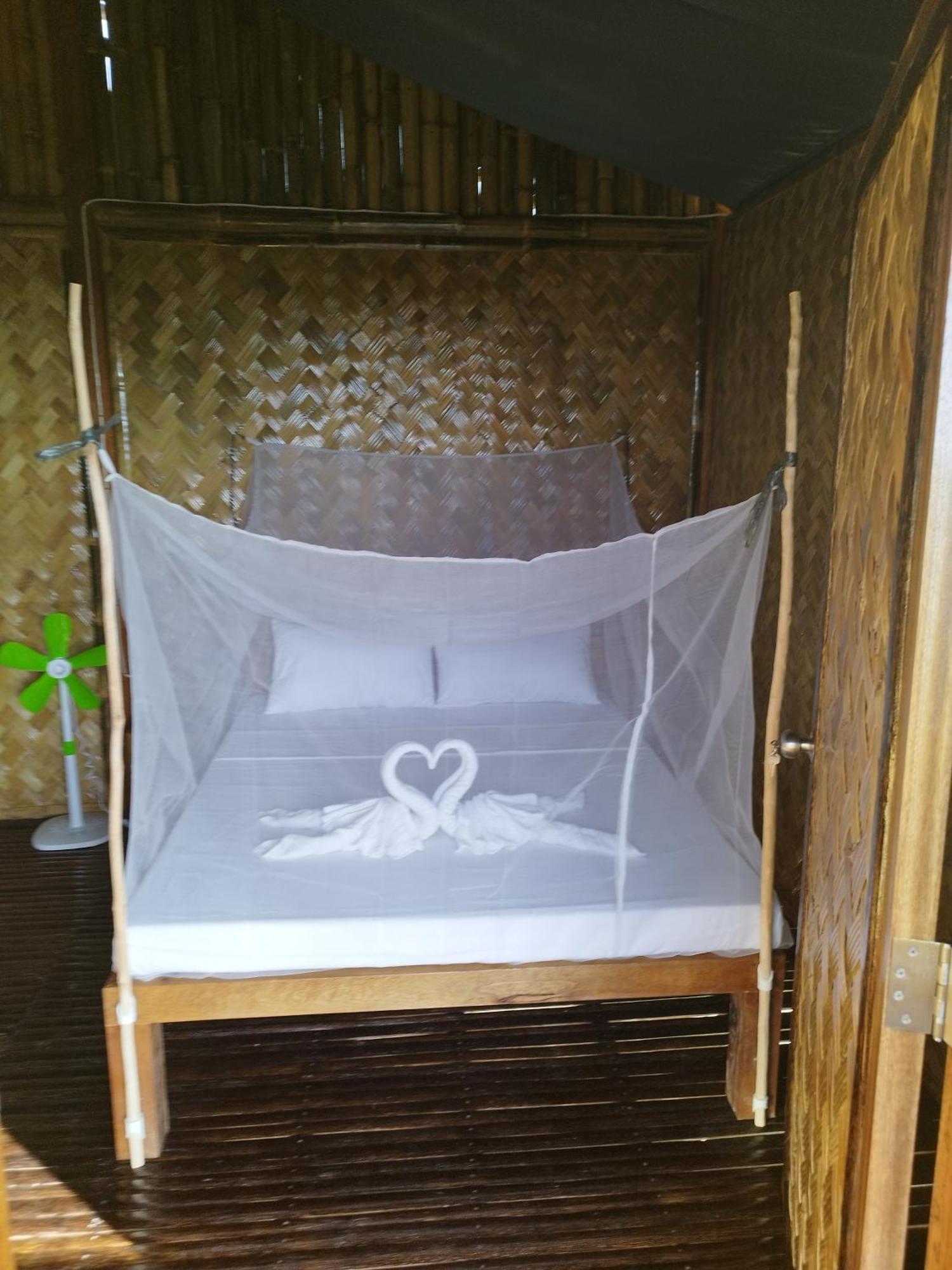 Ocean Green Eco Lodge Puerto Princesa Buitenkant foto