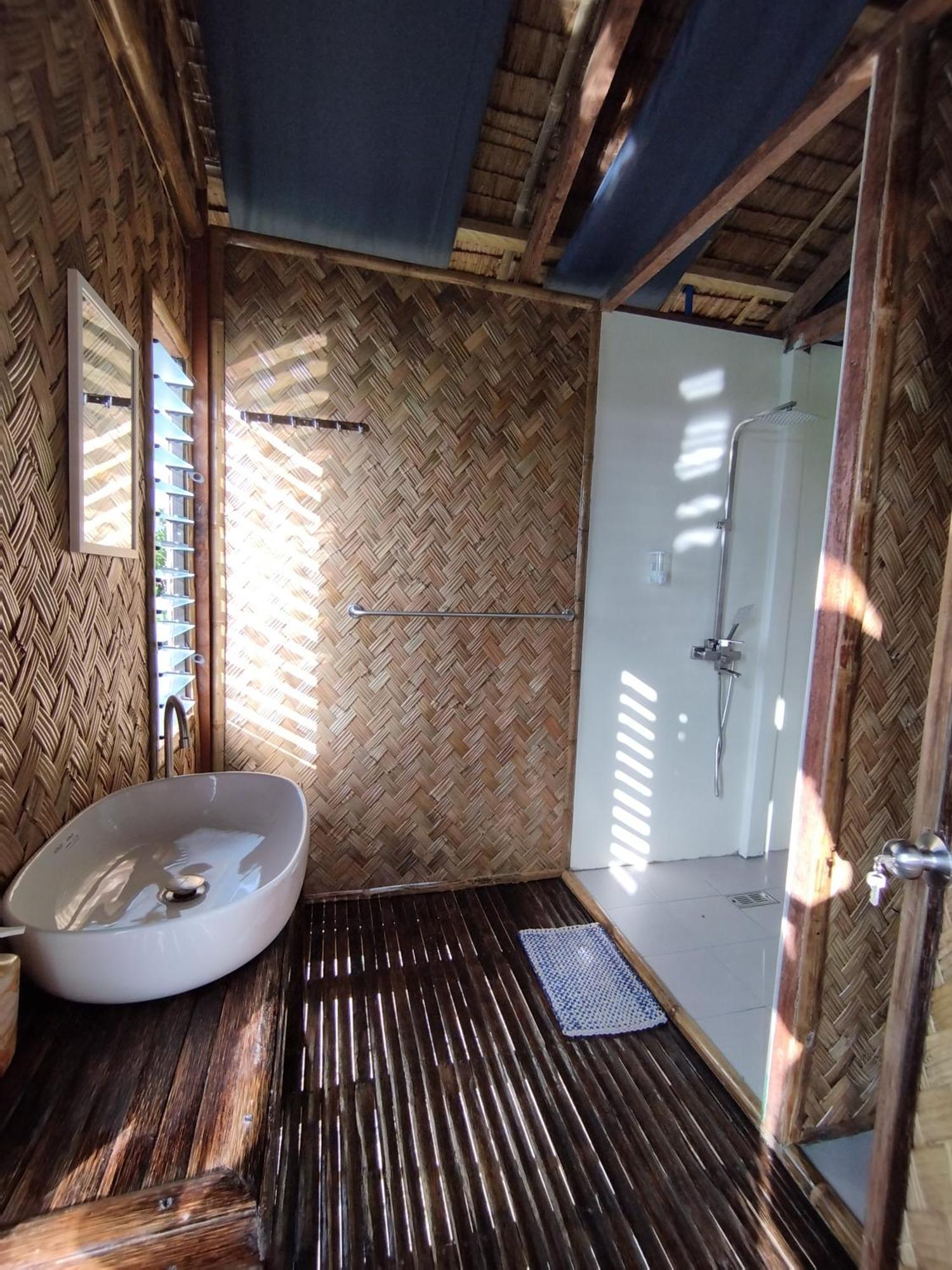 Ocean Green Eco Lodge Puerto Princesa Buitenkant foto
