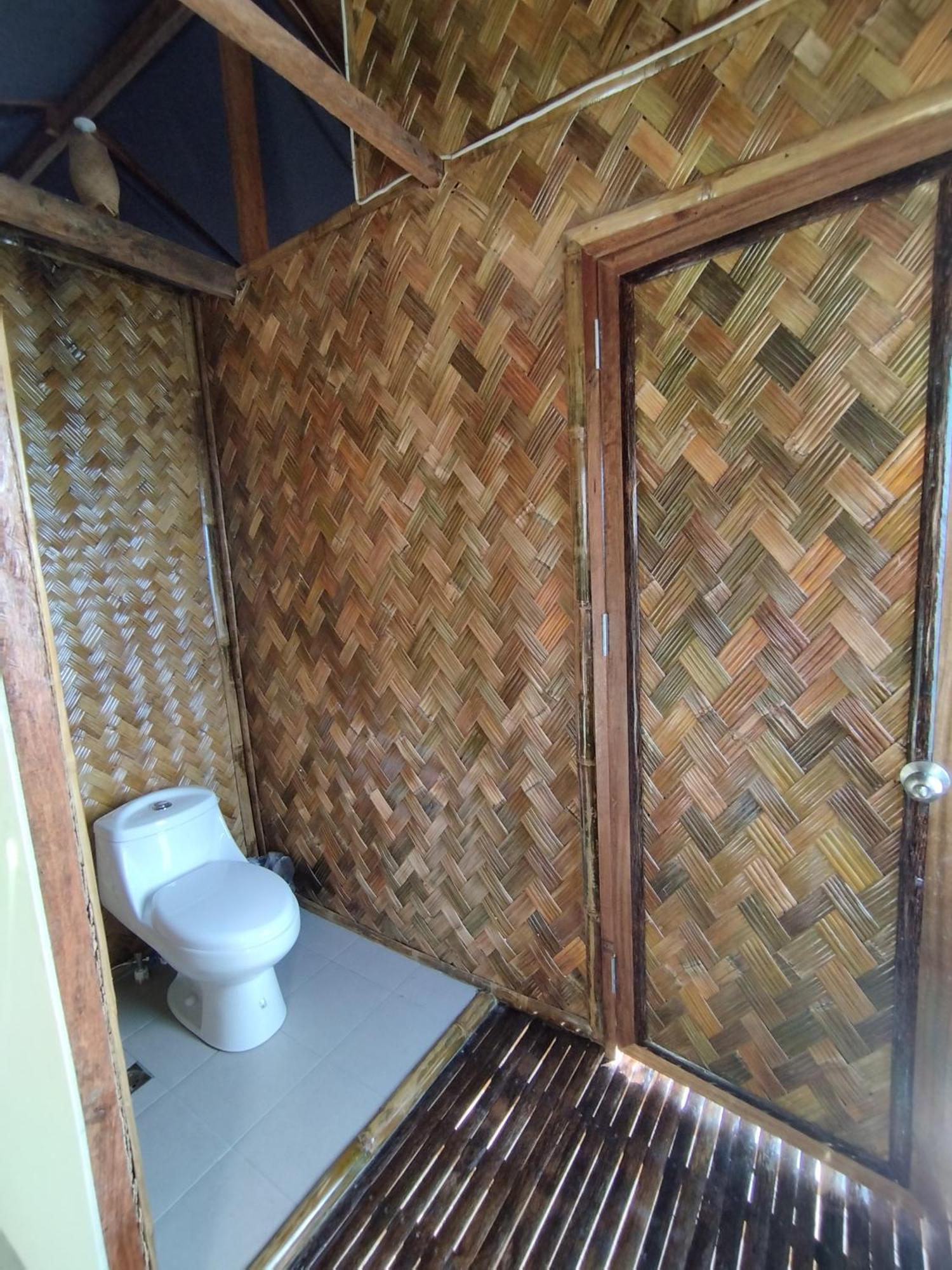 Ocean Green Eco Lodge Puerto Princesa Buitenkant foto