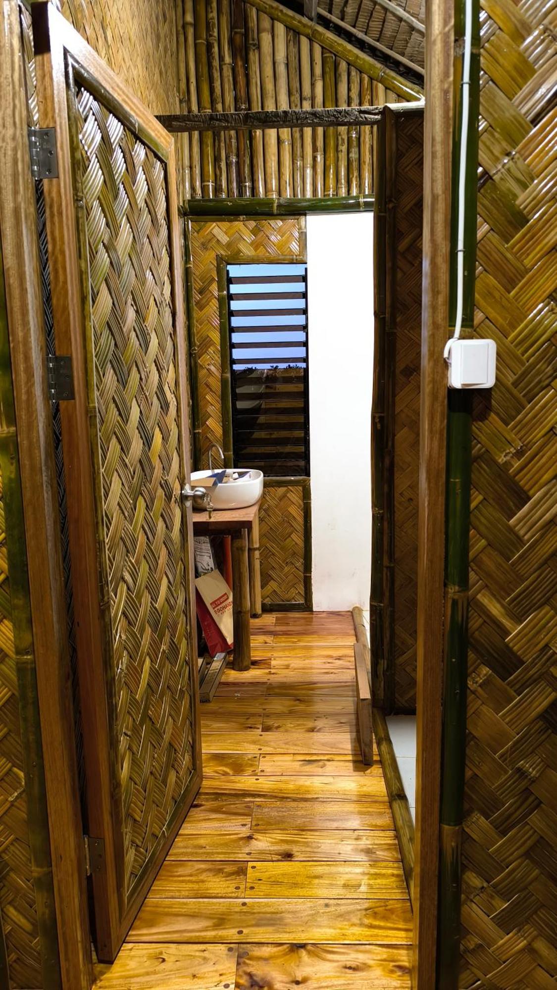 Ocean Green Eco Lodge Puerto Princesa Buitenkant foto