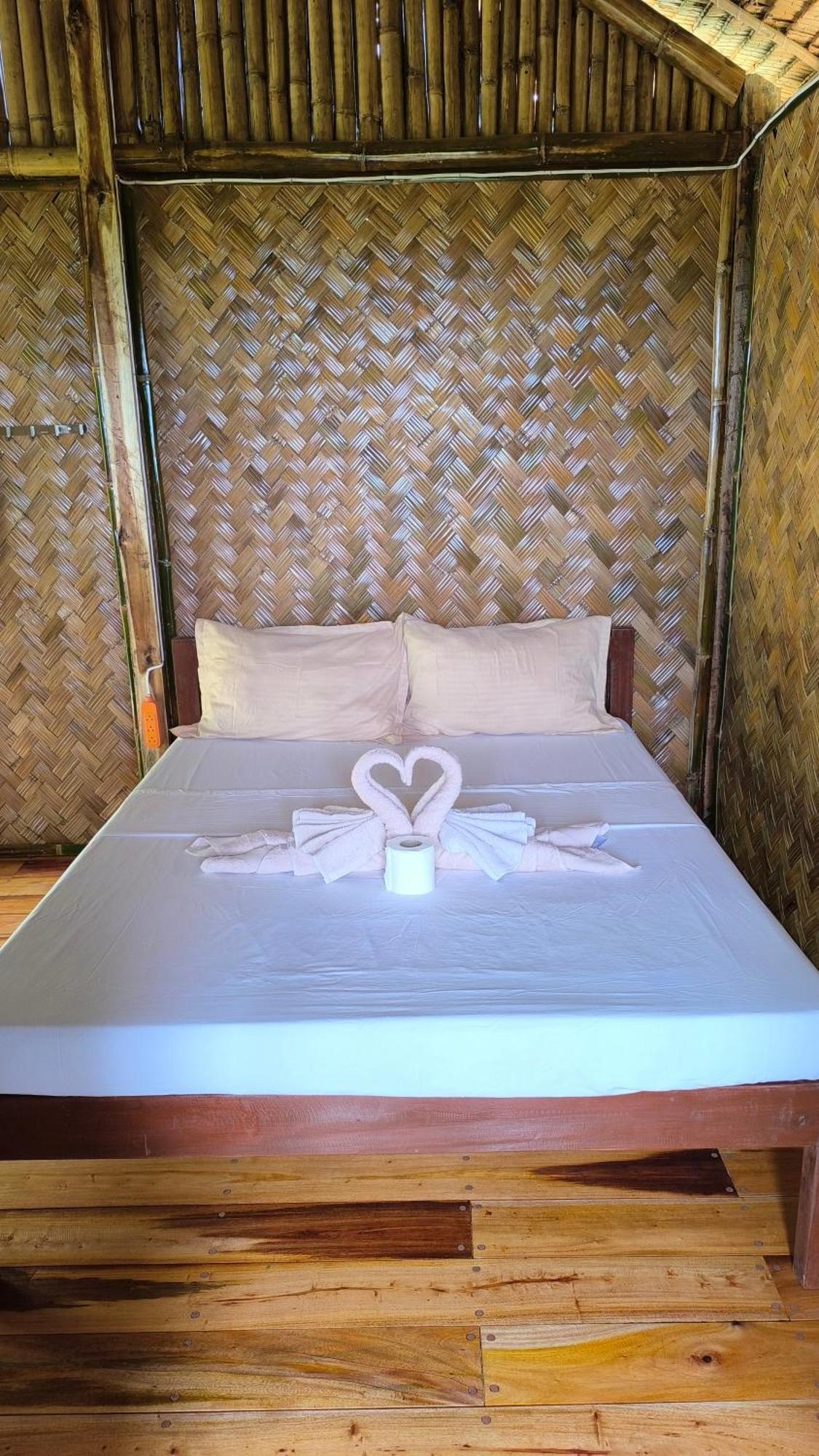 Ocean Green Eco Lodge Puerto Princesa Buitenkant foto