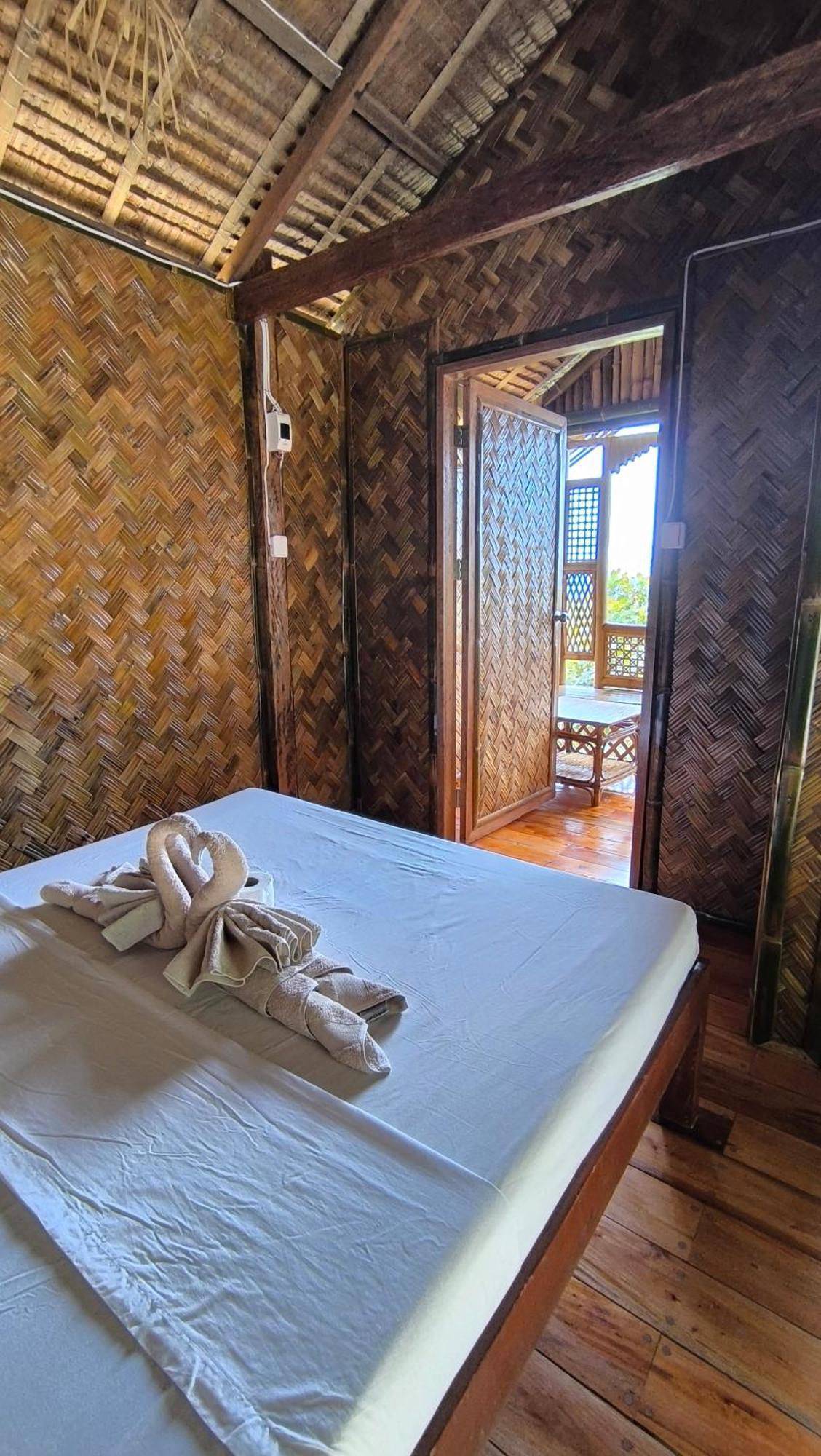 Ocean Green Eco Lodge Puerto Princesa Buitenkant foto